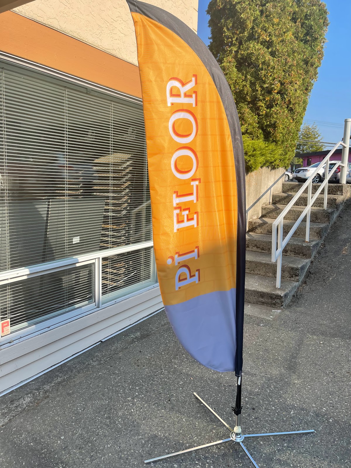 PI FLOOR & BLINDS