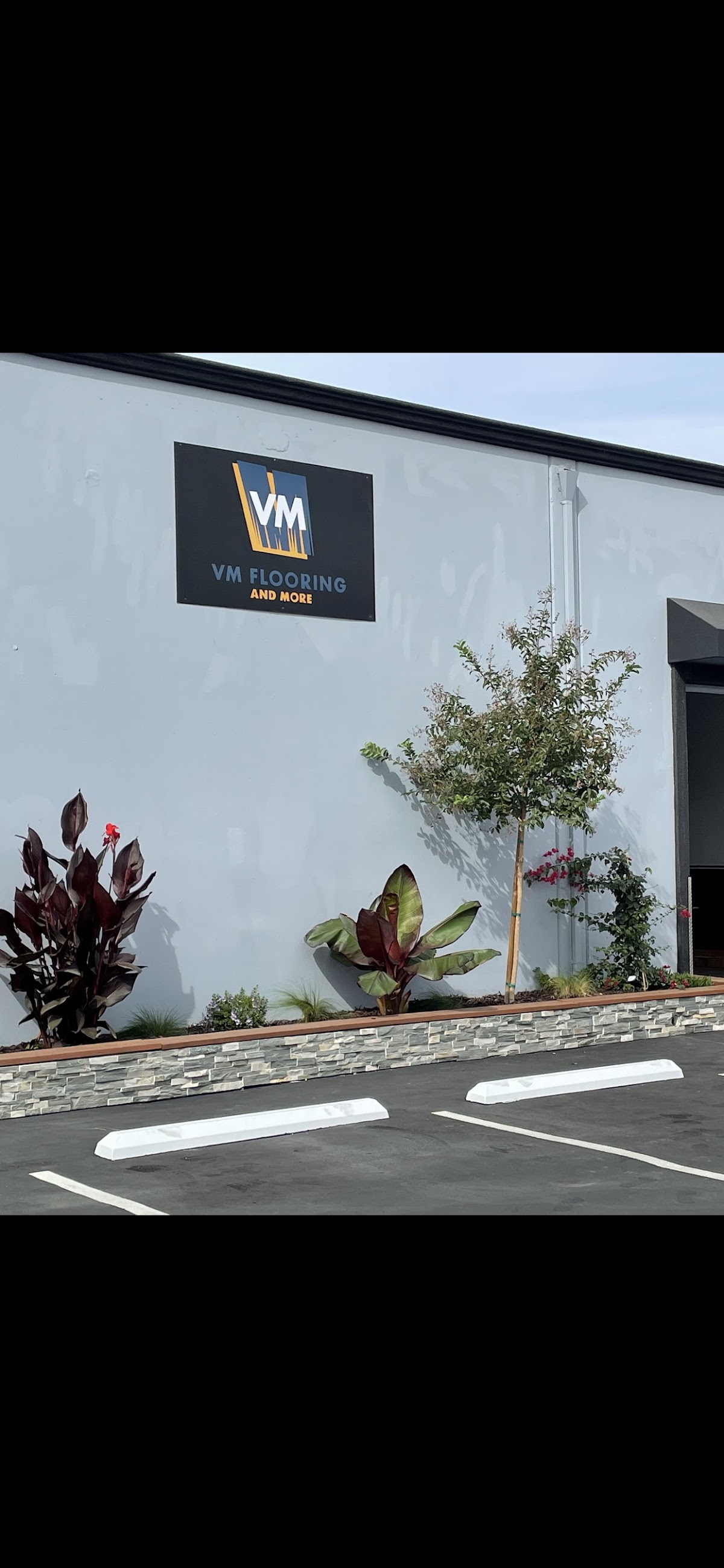 VM LAMINATE FLOORING
