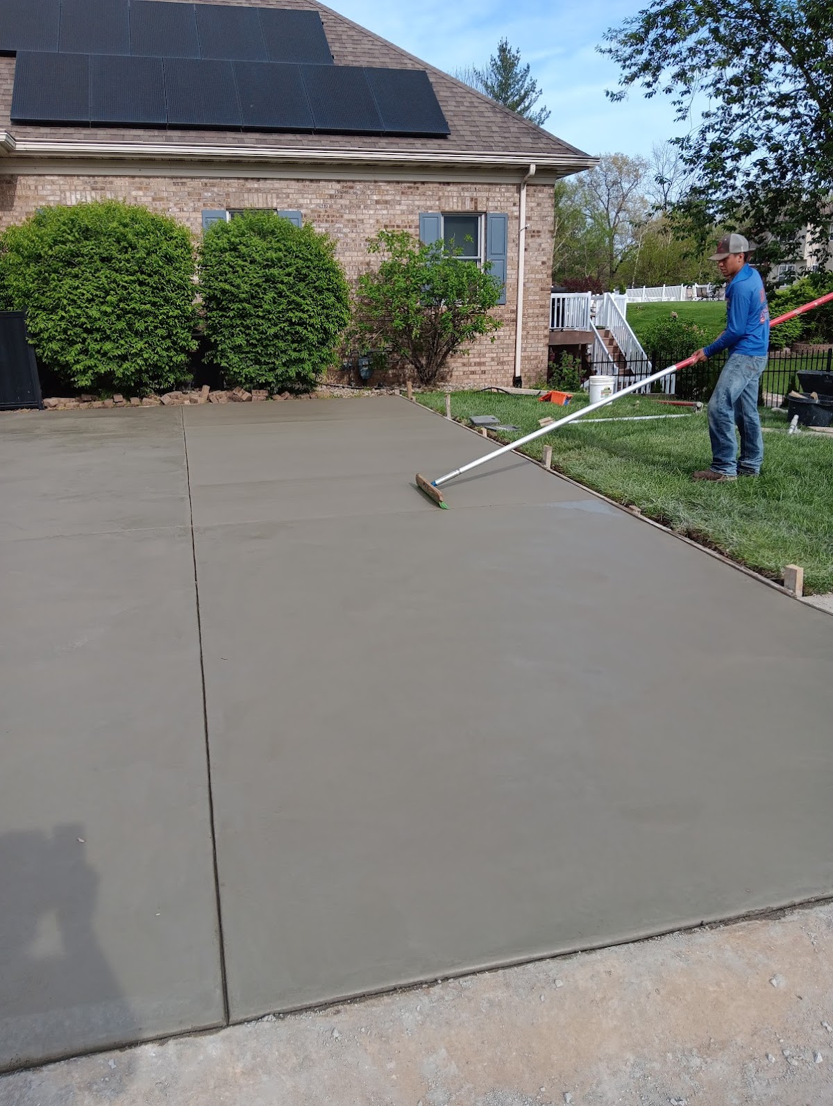 DA Concrete & Landscape LLC