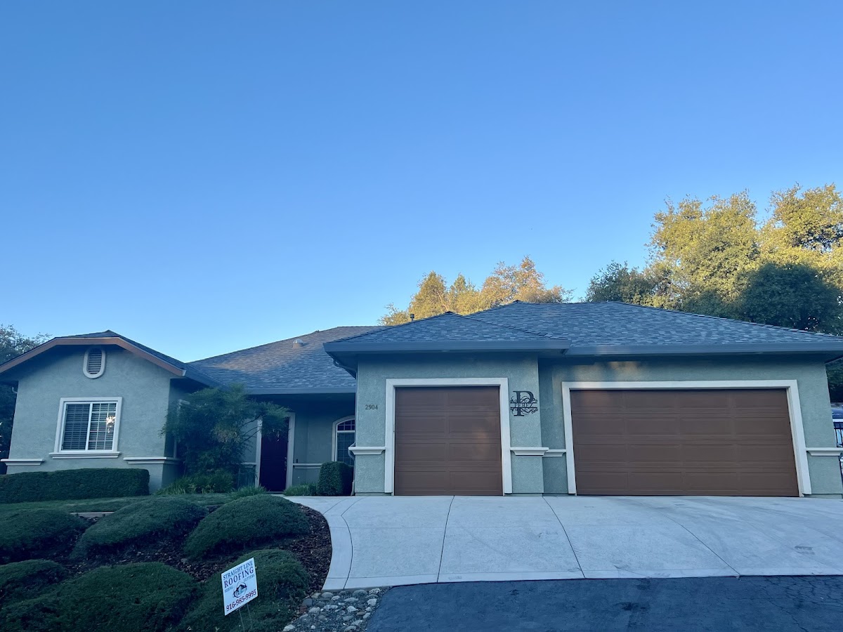 Straight Line Roofing & Construction