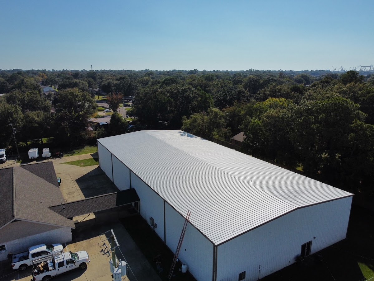 B & A Roofing and Gutters