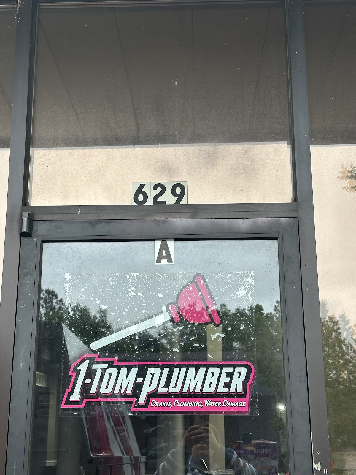 1-Tom-Plumber
