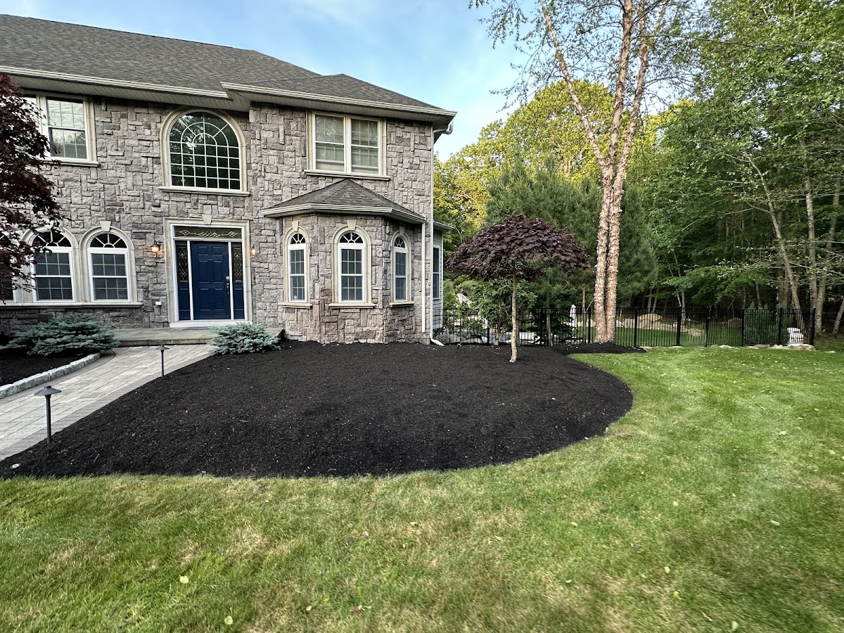Flora Lawn & Landscaping Inc