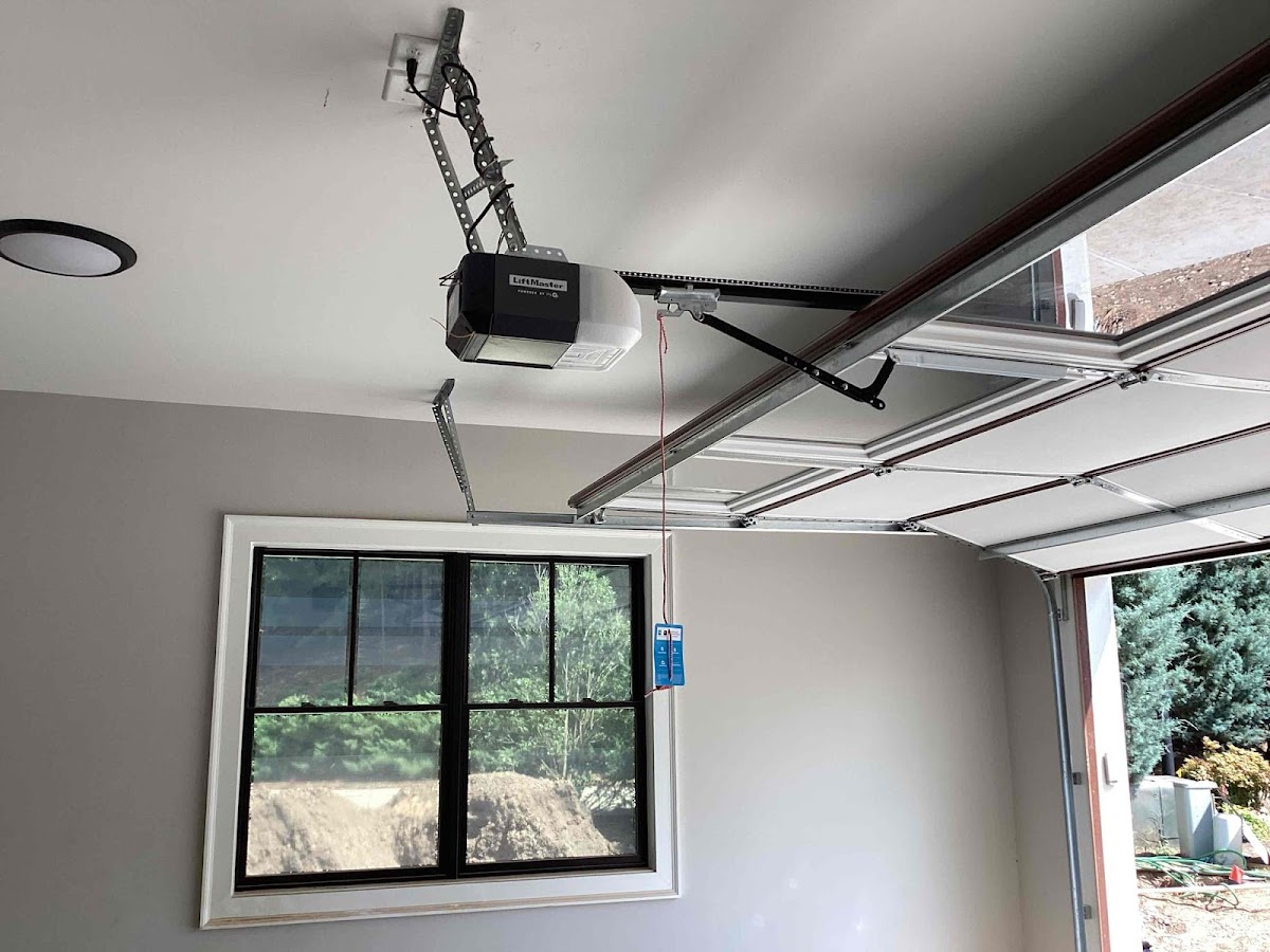 Deluxe Garage Door Repair Santa Monica