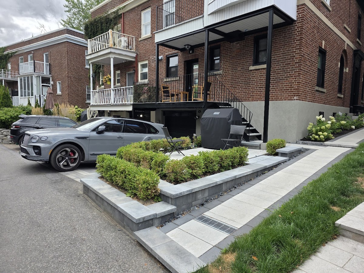 M R G Construction Inc