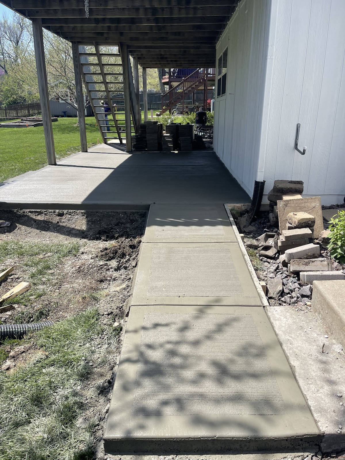 B&P Services LLC