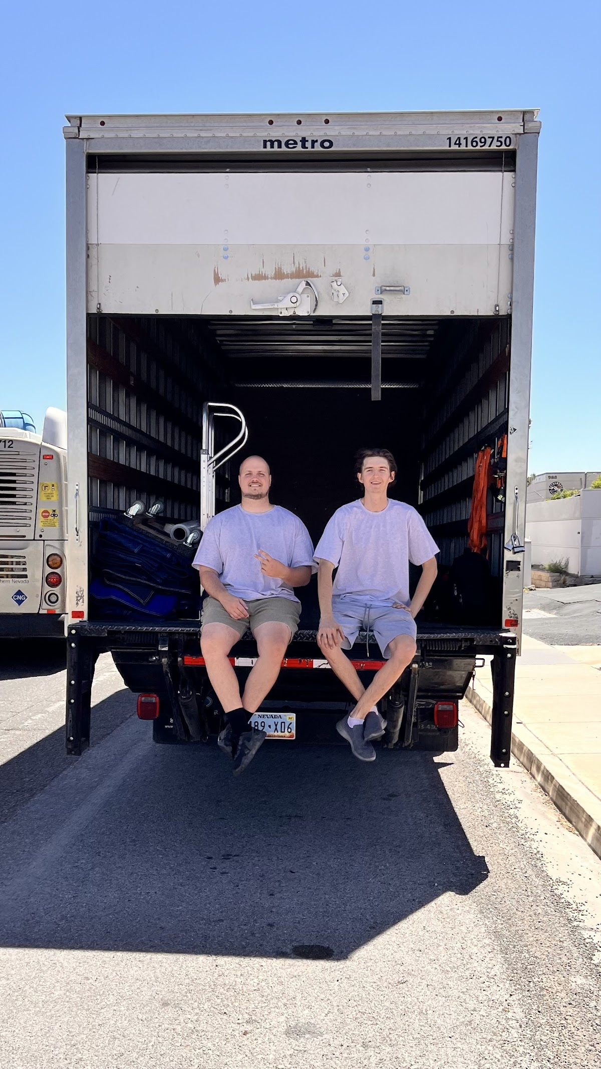 Vegas-Moving