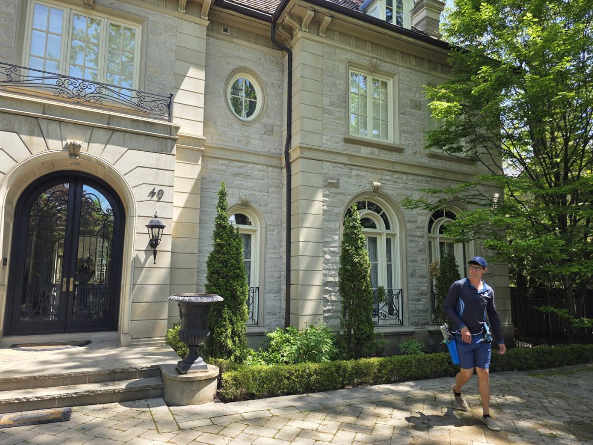 SUDS Window and Eaves Cleaning business photo 4 - Windows in Toronto