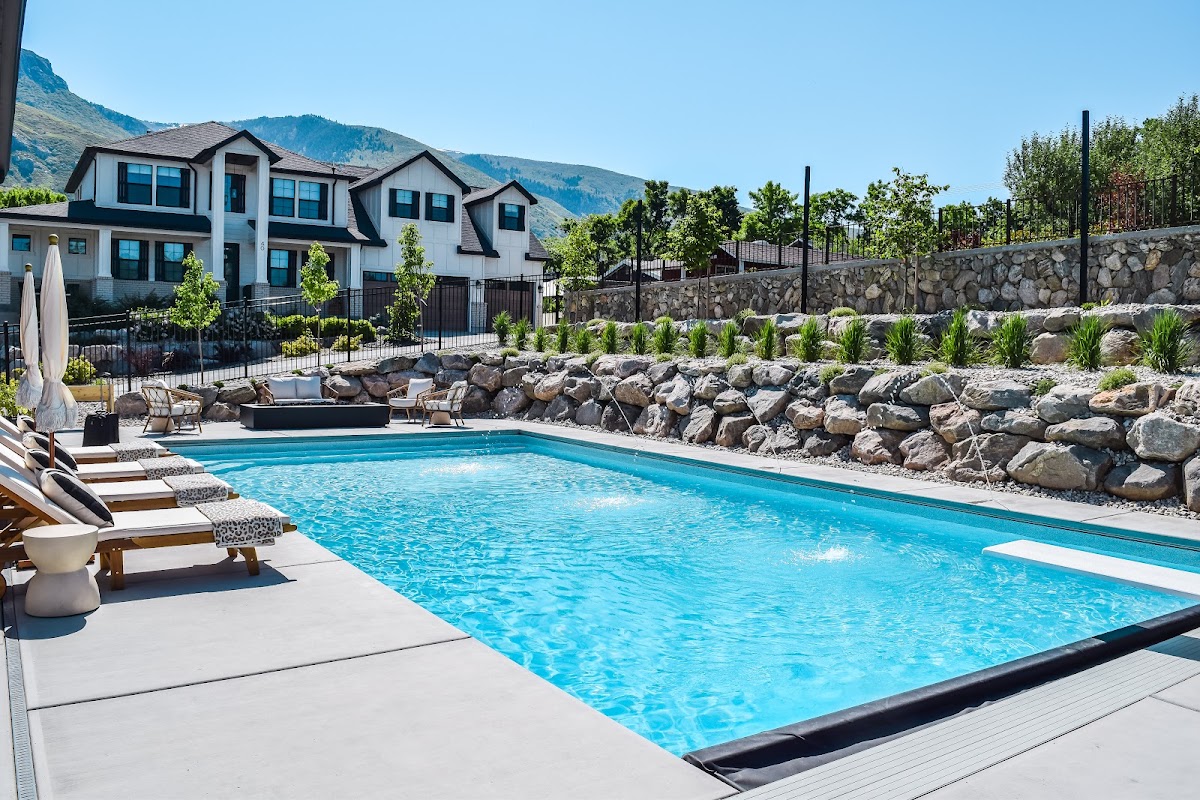 Larry's Pools and Spas