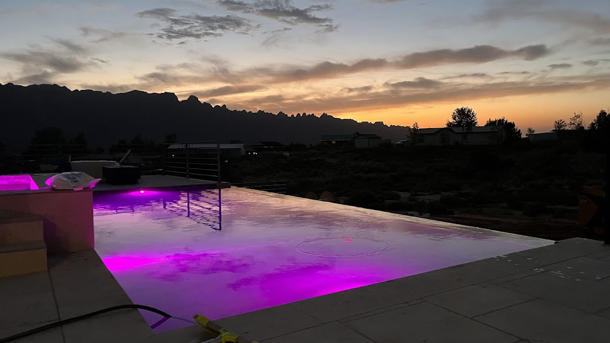 Hall's Pool & Spa