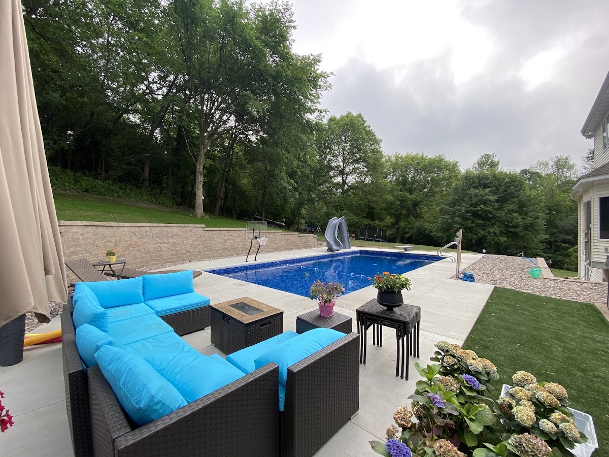 Waterfront Spa & Pool