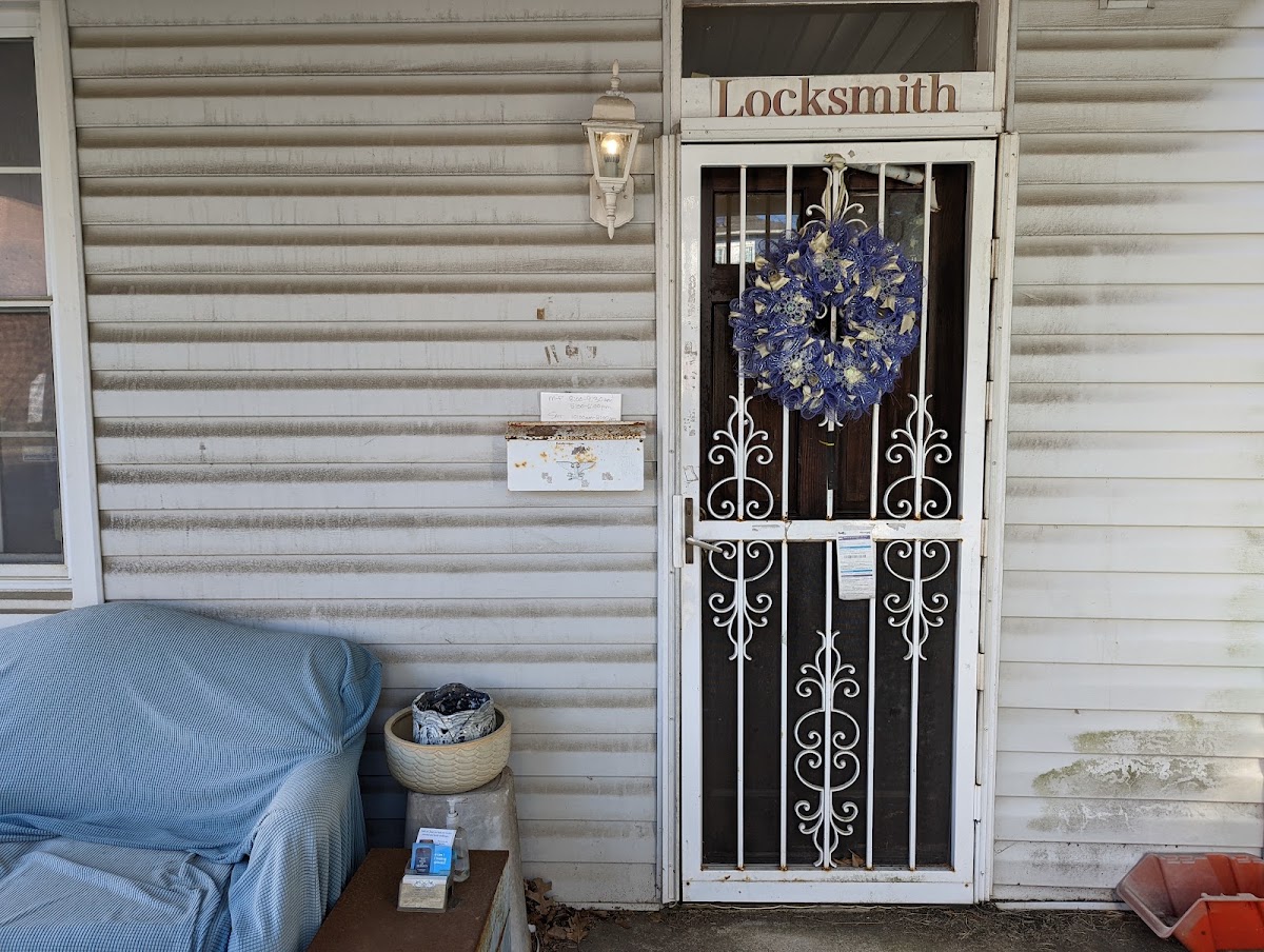 Laurel's Lock Shop business photo - Locksmith in Columbia